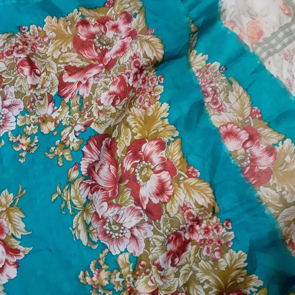 Scarf - Picture 1 of 1